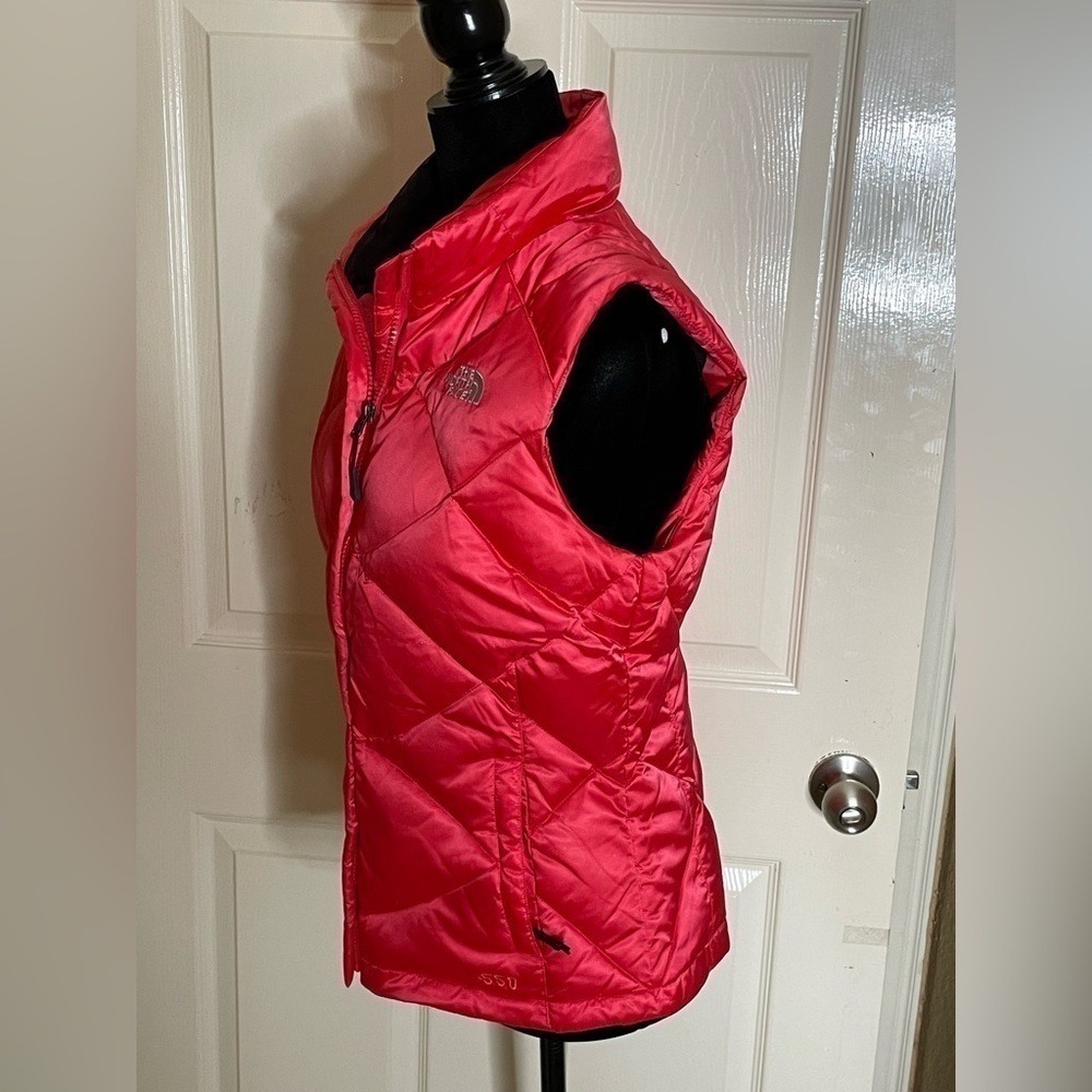 The North Face Women's Aconcagua Vest II Shiny RED - SIZE Small​​​​​​​​​​​​​ - Picture 2 of 11